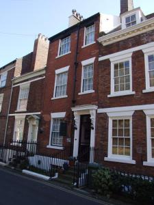 Tall Storeys Image 3