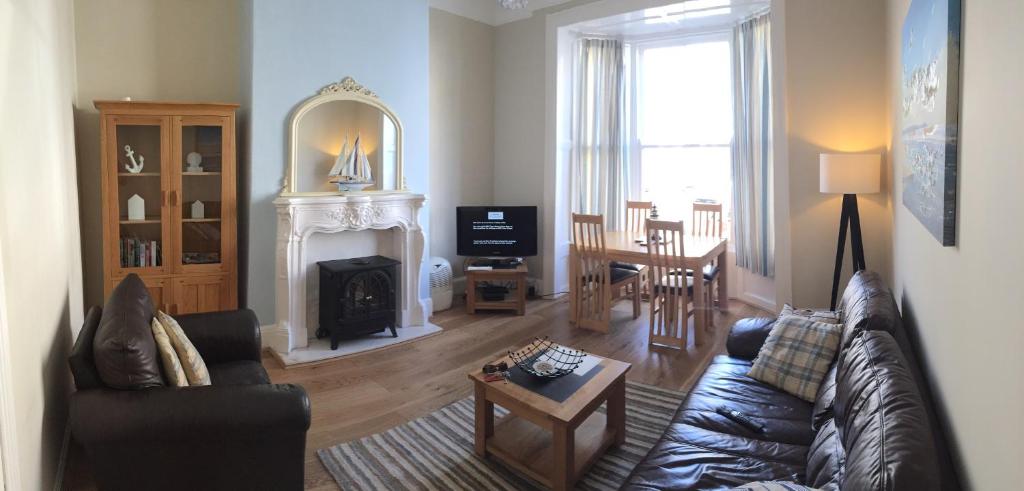 Elizabeth House Image 3
