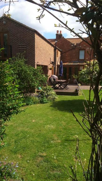 Field View B&B Image 1
