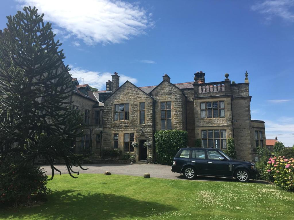Dunsley Hall Country House Hotel Image 3