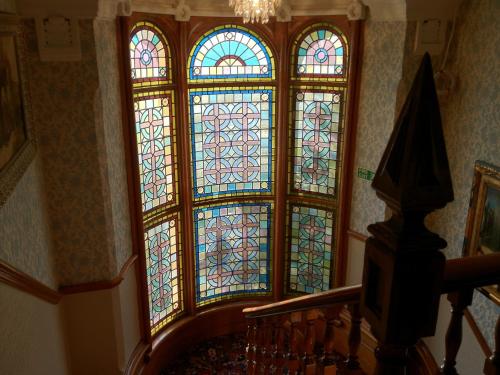 Ascot House Image 3