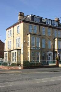 Viking Hotel Image 3
