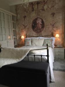 Hazel Manor Image 4