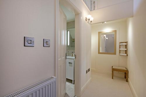 Cold Cotes Guest House Image 1