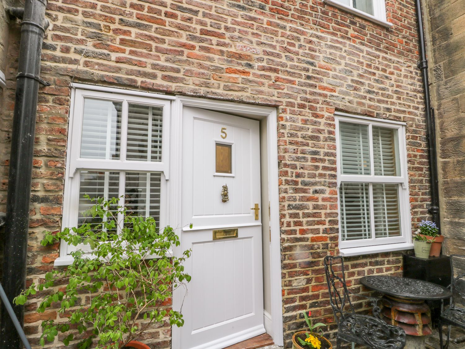 5 Oystons Yard Image 3