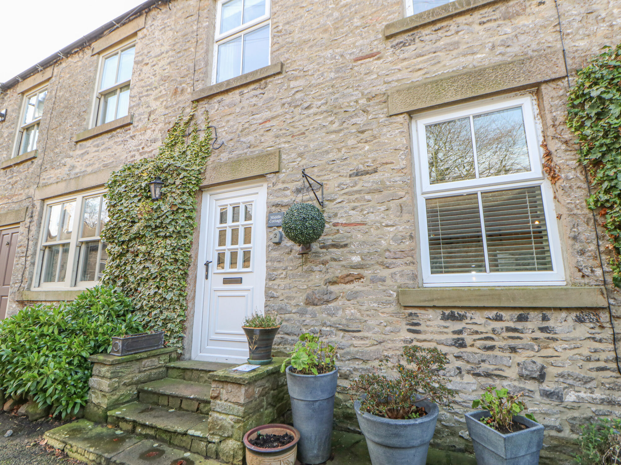 Middle Cottage Image 2