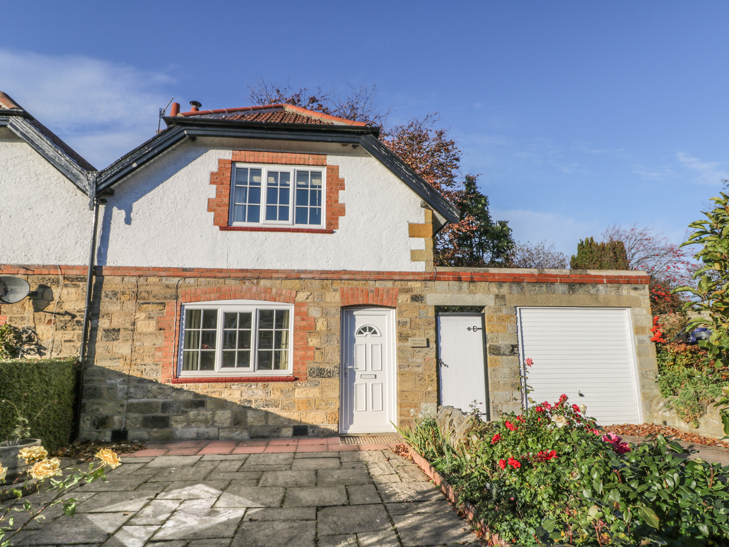 Yew Court Cottage, Scarborough Image 4