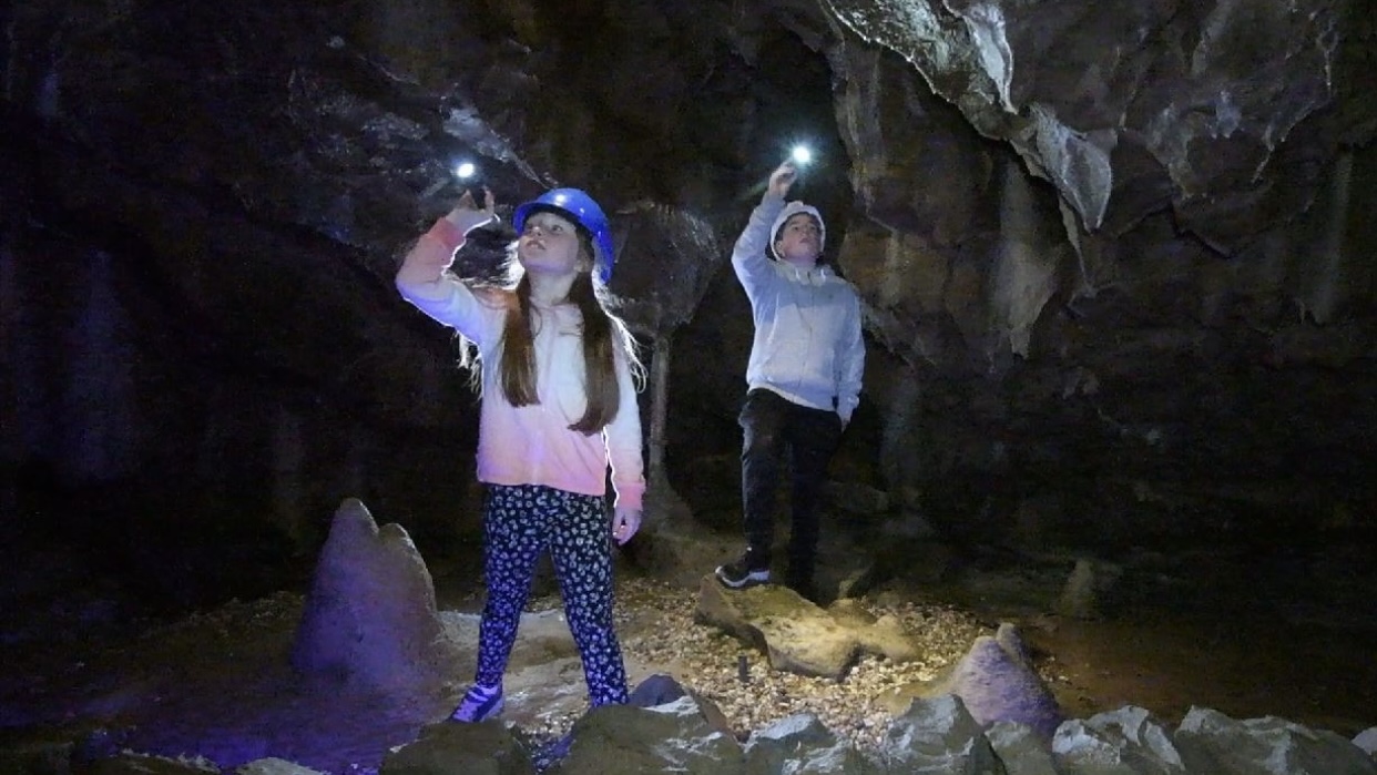 Stump Cross Caverns