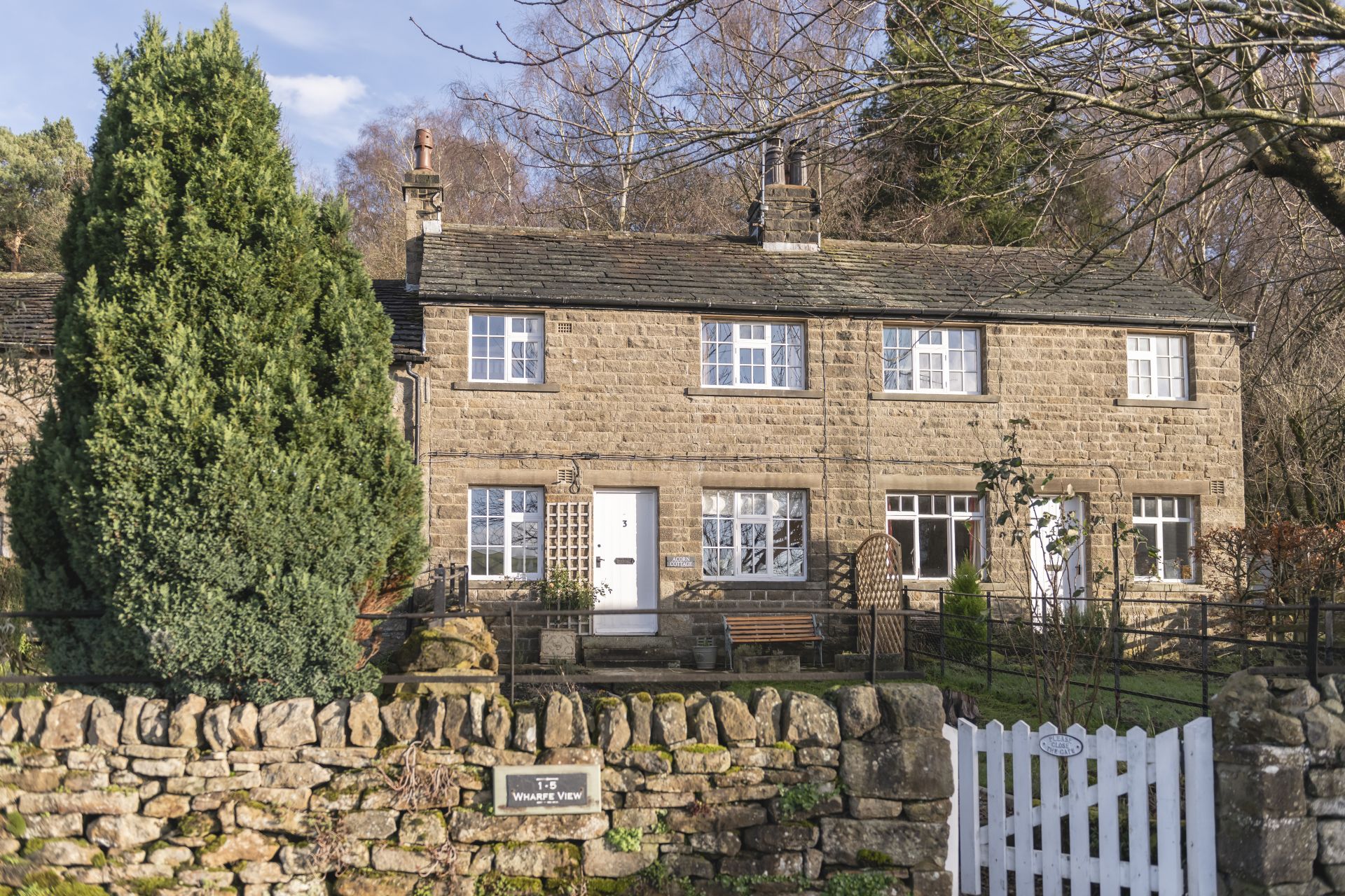 Acorn Cottage Image 2