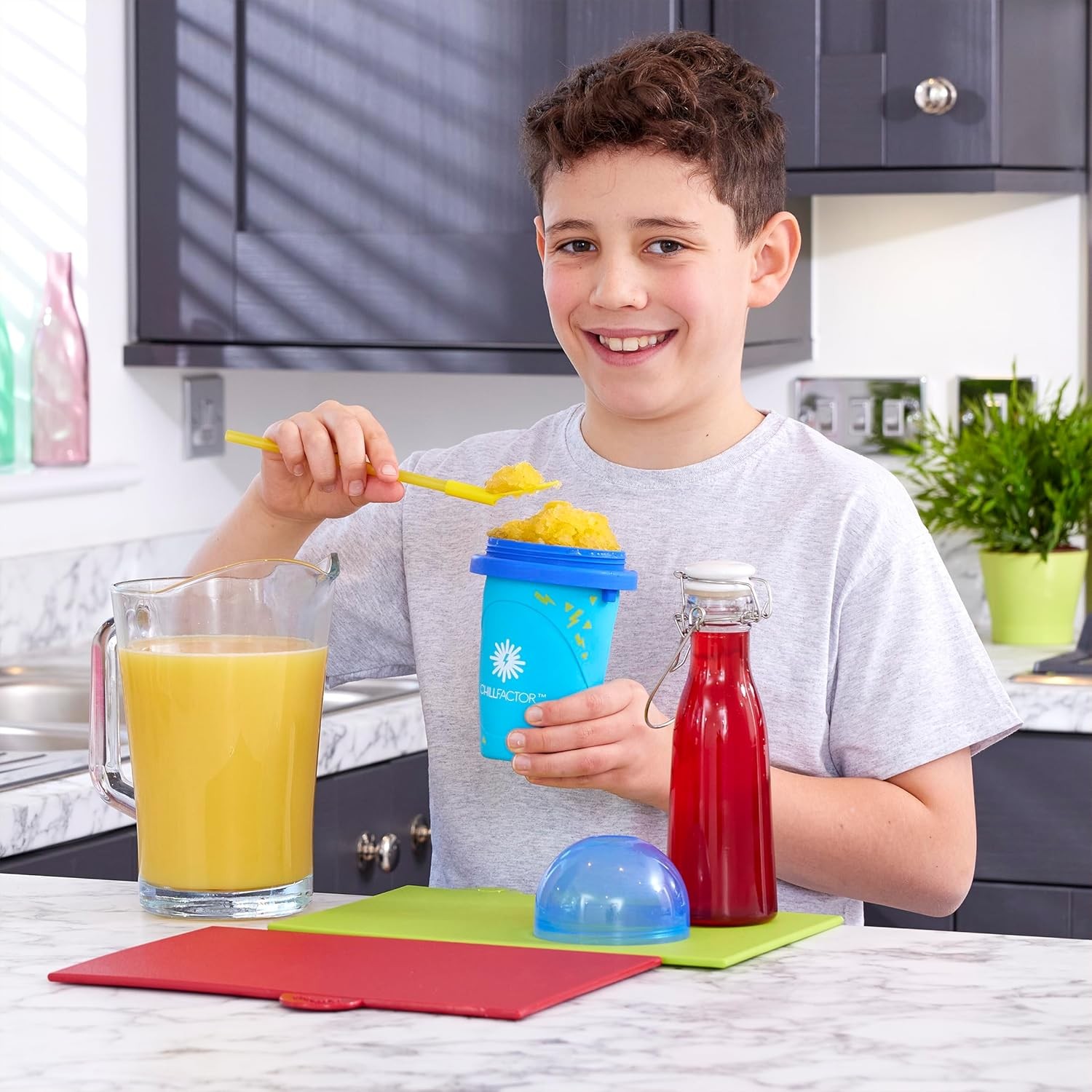 ChillFactor Colour Shock Slushy Maker Totally Cool Blue - image 3