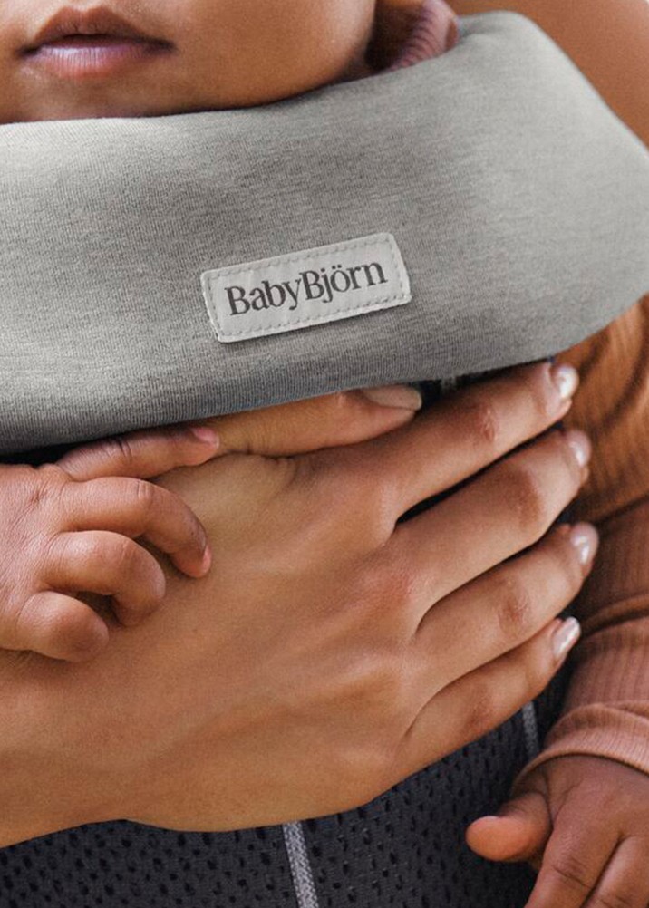 BabyBjörn Bib for Mini/Move - Light Grey (2025) - image 3