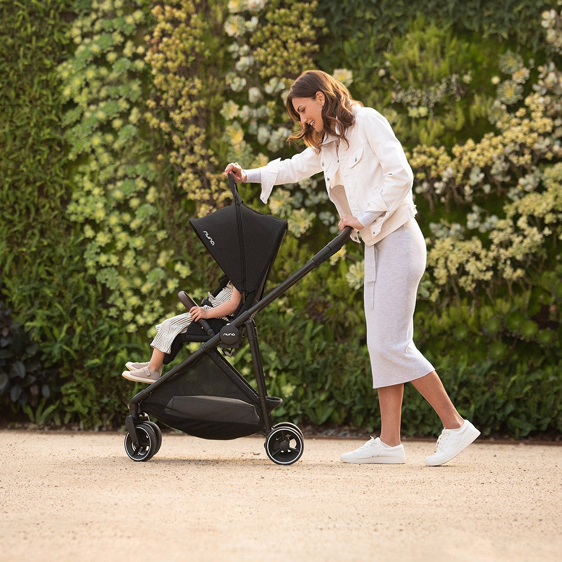 Nuna IXXA Next Stroller- Caviar - image 2