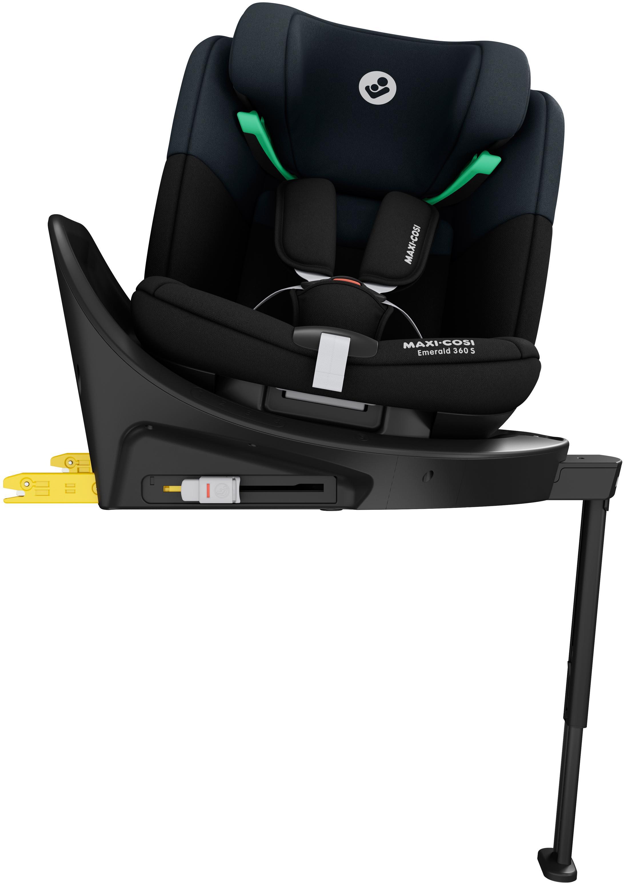 Black Maxi-Cosi Emerald S i-Size rotating car seat with padded headrest and adjustable base.