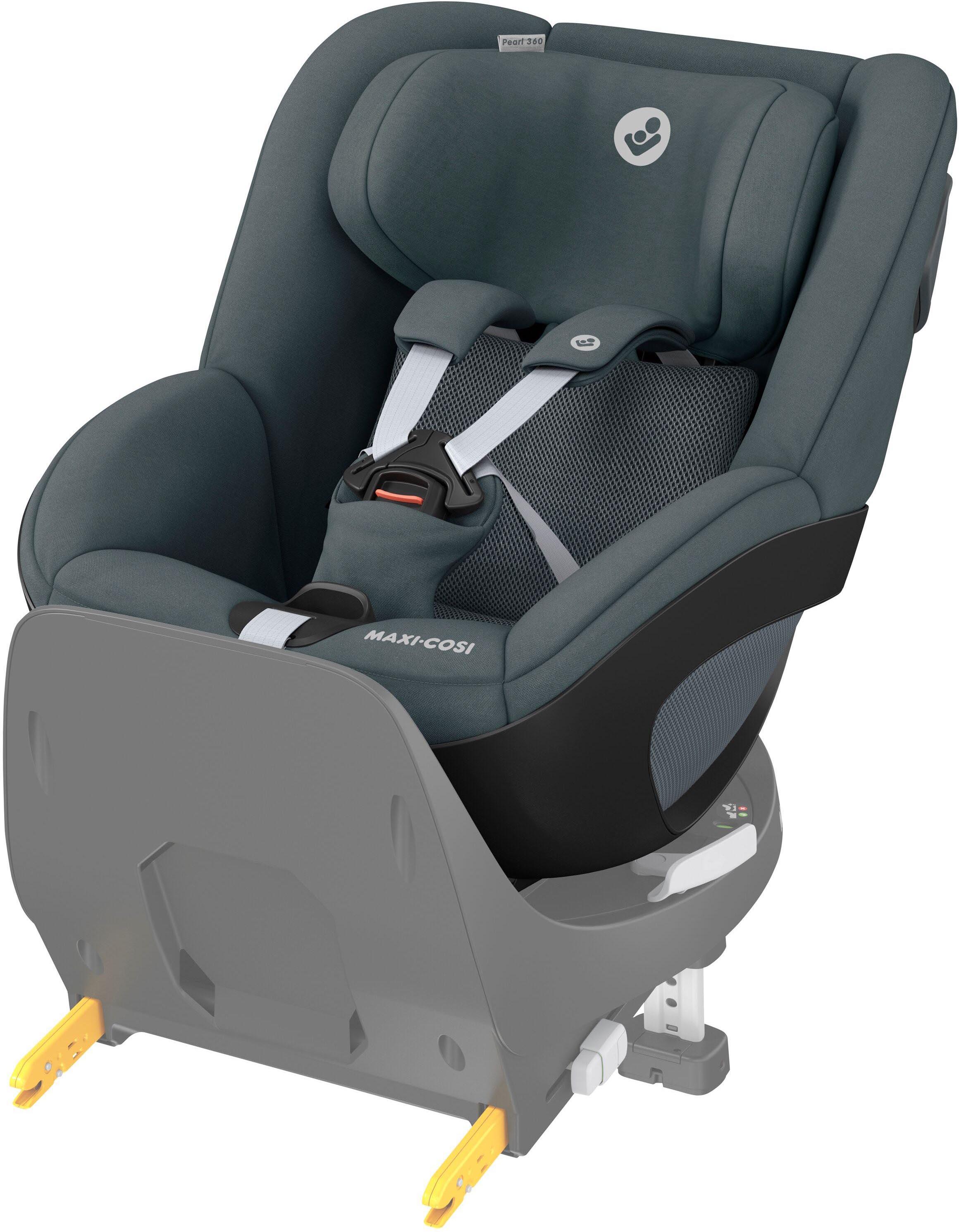 Maxi-Cosi Pearl 360 i-Size car seat in graphite, with padded headrest, adjustable straps, and swivel base.