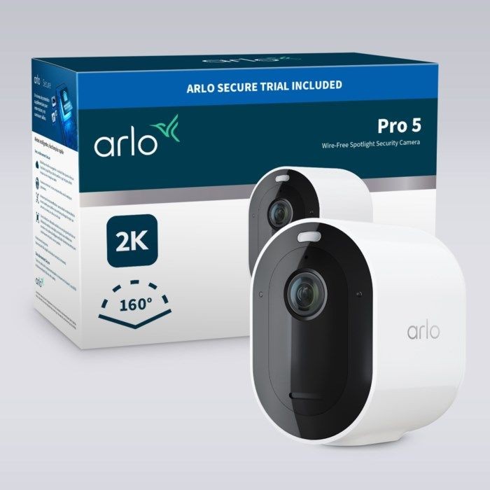 White and black Arlo Pro 5 wireless security camera with a spotlight, featuring a sleek design, 2K resolution, and a 160-degree field of view, alongside its packaging.