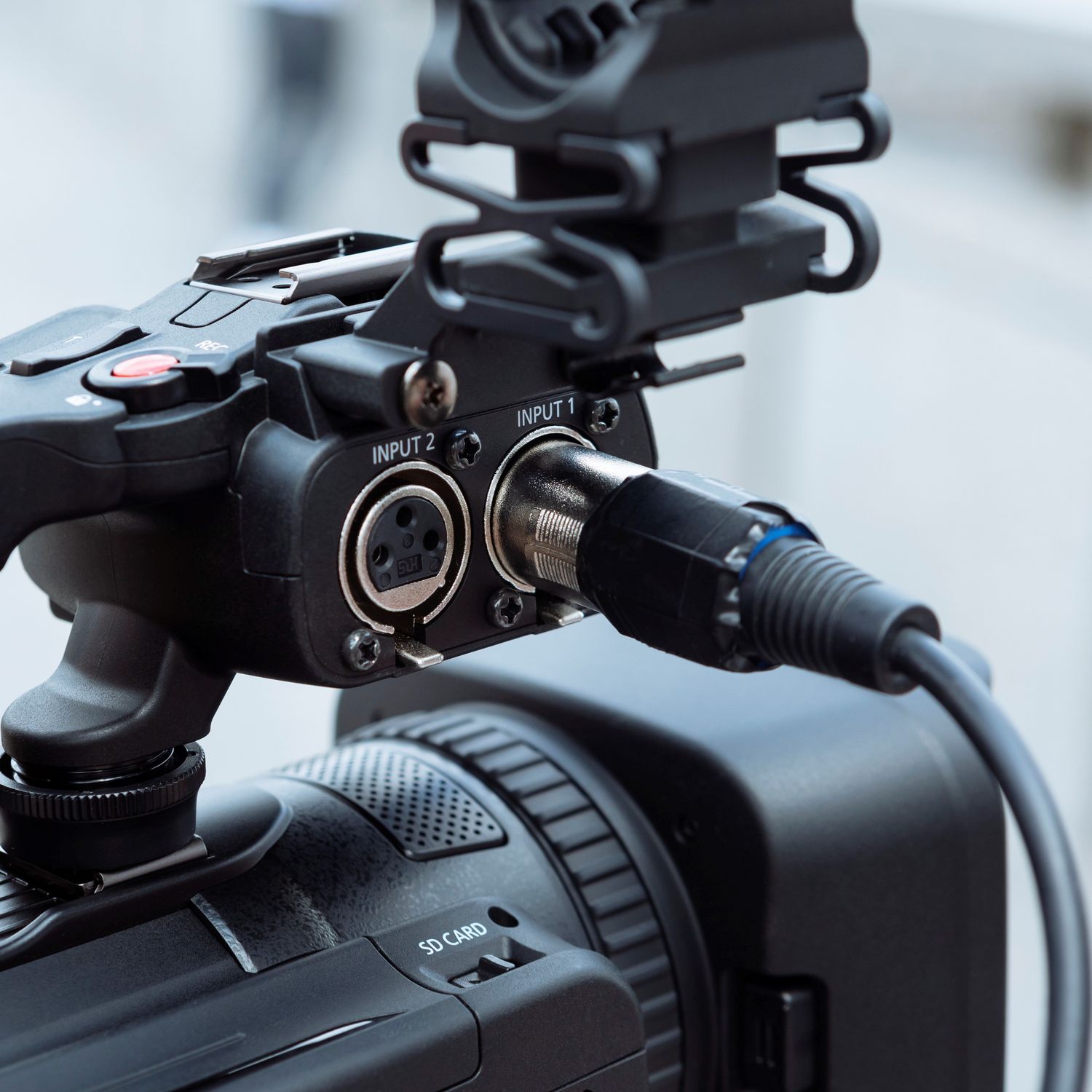 Canon XA70 Professional 4K Compact Camcorder - image 2