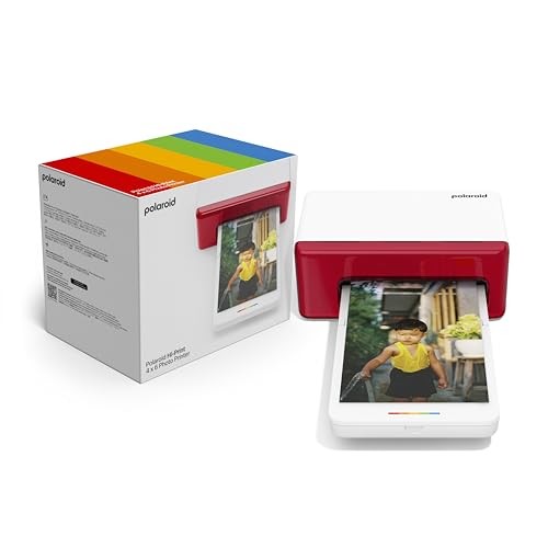 Polaroid Hi Print 4x6 Bluetooth Fotoprinter in white with a red top, featuring a colorful stripe design, printing a photo of a child outdoors.