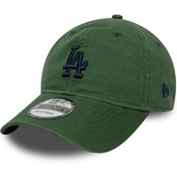 Dark green LA Dodgers 9TWENTY cap by New Era, with navy embroidered logo and adjustable strap.