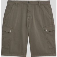 Khaki ash cargo shorts with buttoned side pockets, belt loops, and front button closure by Lyle & Scott.