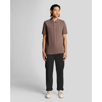 Lyle & Scott men's jet black cargo trousers with regular fit, featuring multiple pockets and straight leg design.