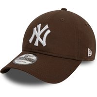 Dark brown New York Yankees 9TWENTY adjustable cap with white logo and New Era flag on the side.