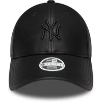 Black New York Yankees women's baseball cap, New Era 9Forty, with embroidered NY logo and adjustable strap.