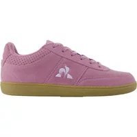 Pink suede Derby shoes for women by Le Coq Sportif with gum sole and logo on the side.