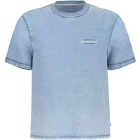 Light blue Guess Slim American TR T-shirt with short sleeves, round neckline, and subtle chest logo detail.
