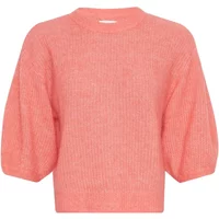 Coral pink Moss Copenhagen sweater with balloon sleeves and ribbed texture.