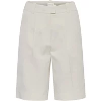 Cream-colored women's Bermuda shorts with belt loops and front pleats by Atelier Rêve.