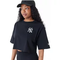 Black New York Yankees MLB crop T-shirt by New Era, featuring white NY logo on front, worn by model with black cap.