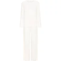 White women's pajamas by b.young, long-sleeve top and full-length pants, simple and elegant design.
