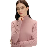 Pink women's turtleneck sweater by Greenpoint, featuring buttoned cuffs and a fitted design.