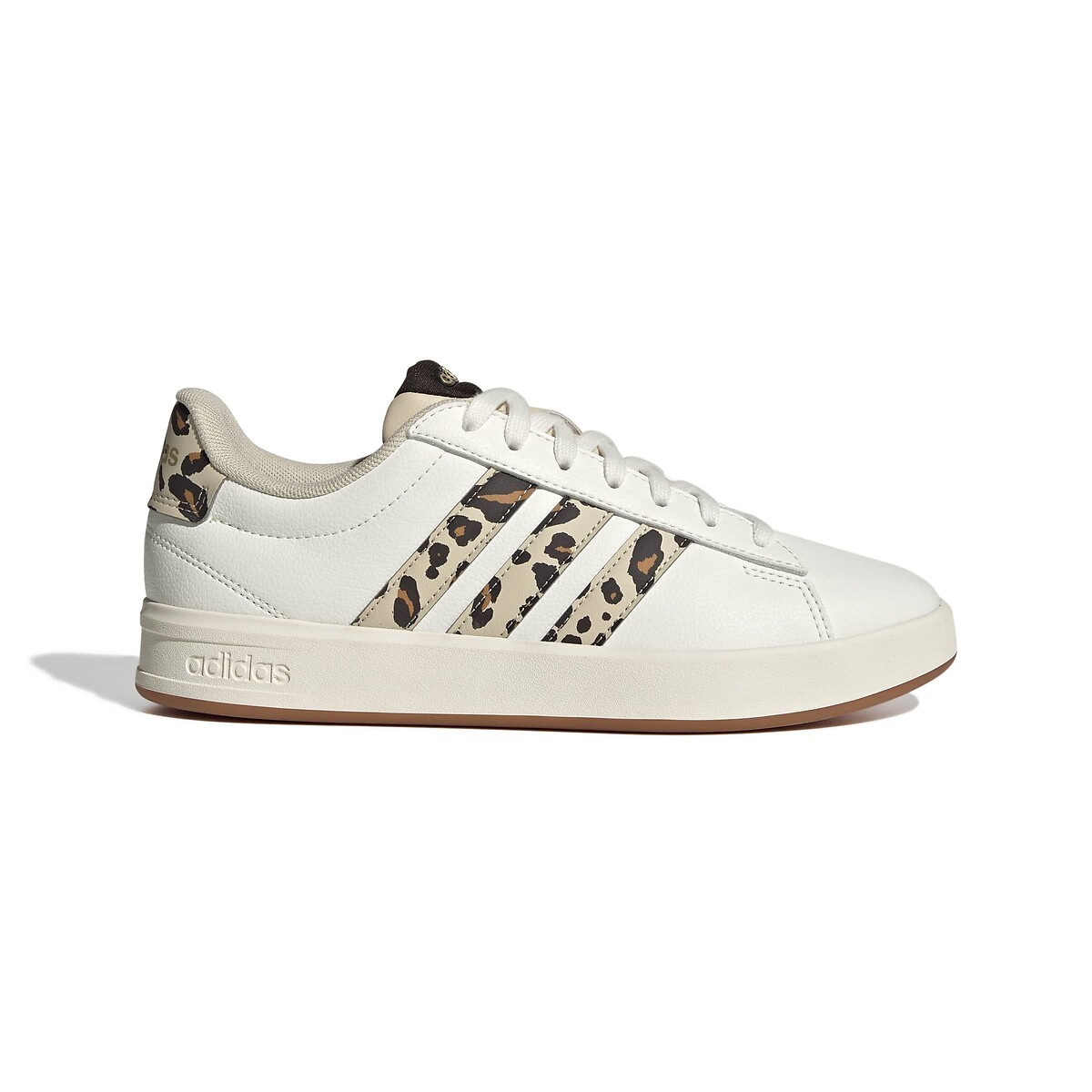 White Adidas GRAND COURT 3.0 women's trainers featuring a smooth leather upper, leopard print accents on the heel, and classic three-stripe branding in beige.