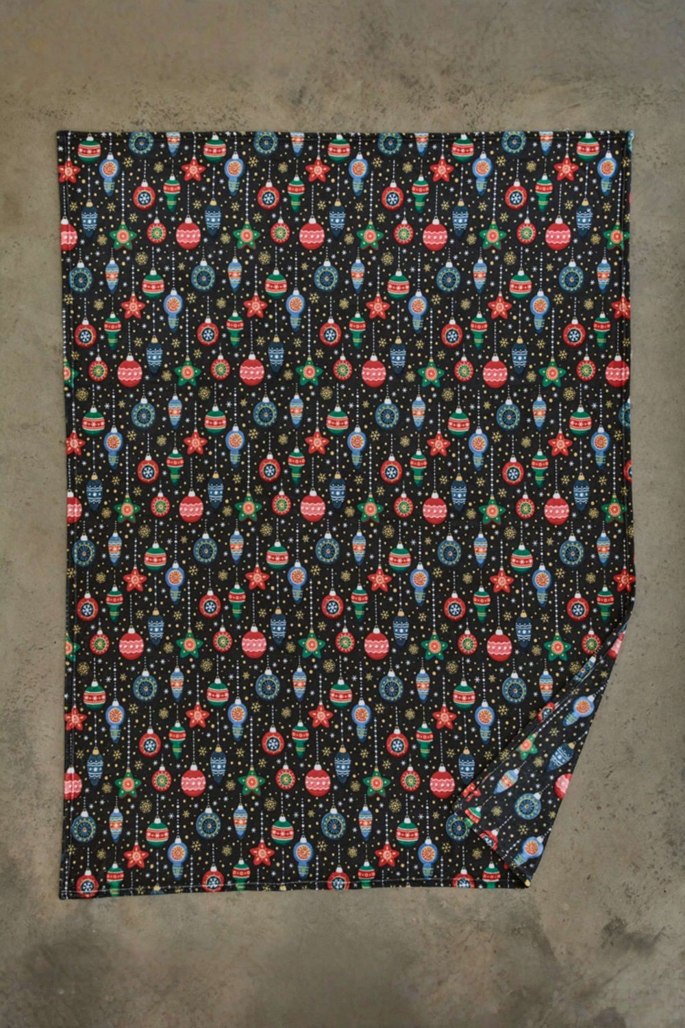 Deyongs Baubles Navy Christmas Throw 140 x 180cm - image 3