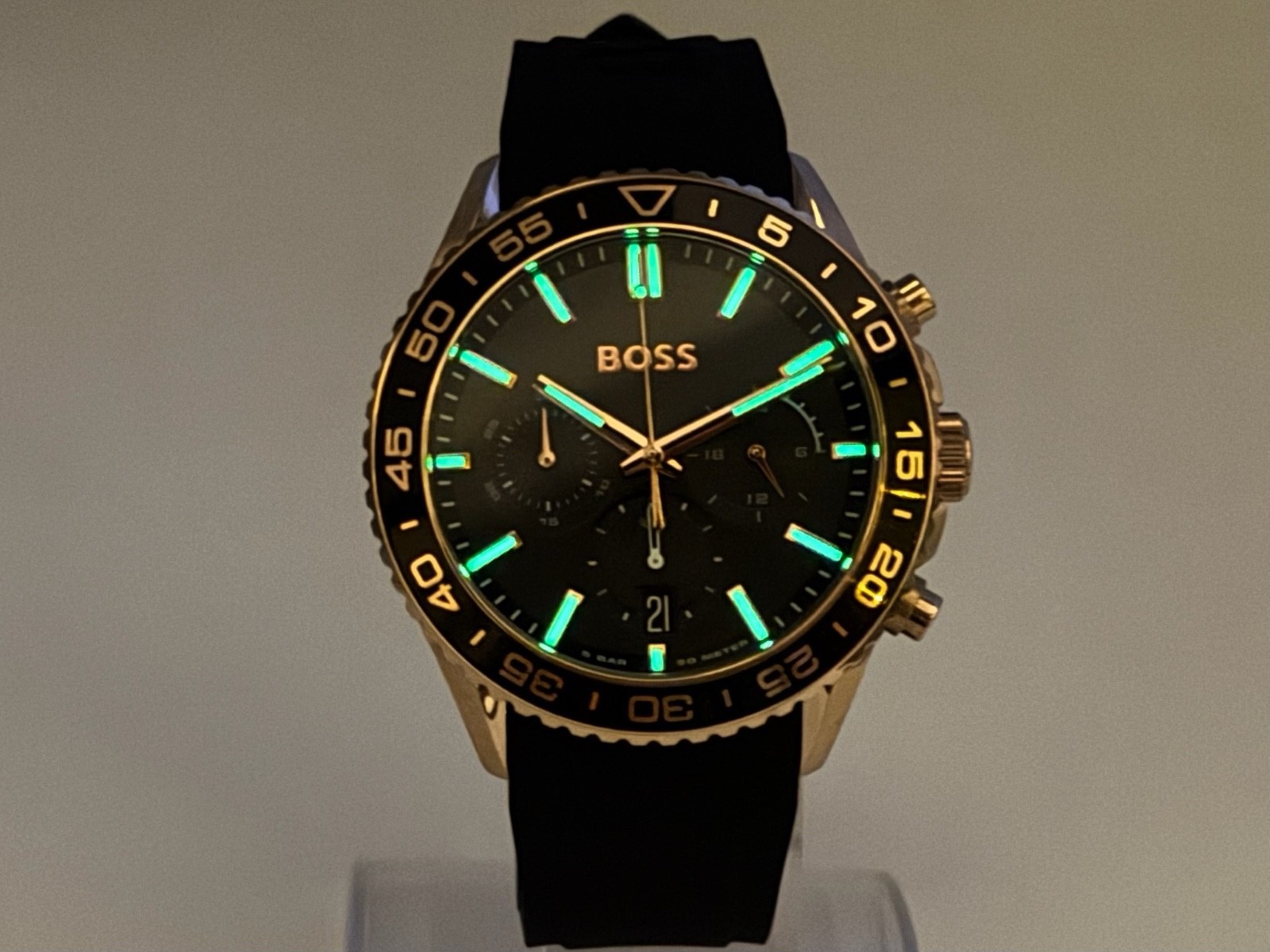 Hugo Boss Runner 1514168 Men's Chronograph Watch – 44mm Black Dial Black Silicone Strap - image 2