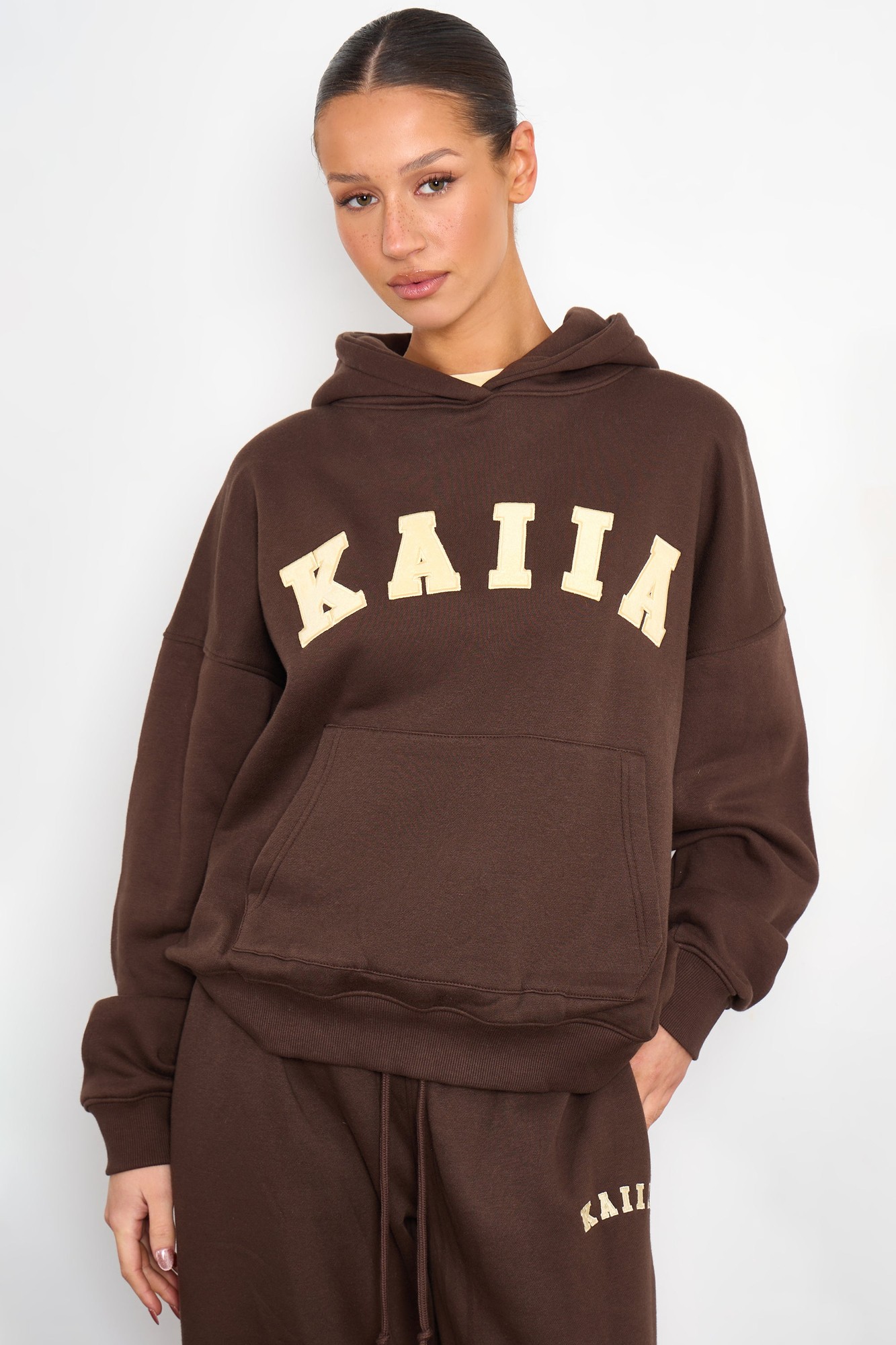 Kaiia Kaiia Oversized Hoodie Bitter Chocolate & Butter Yellow