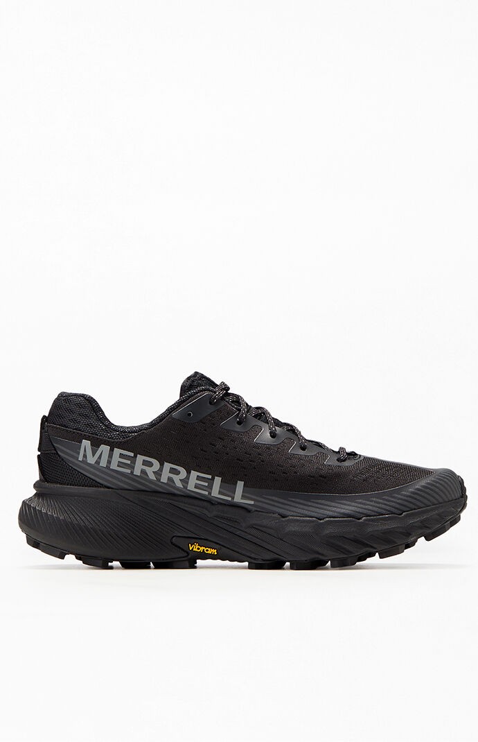 Men's Merrell Agility Peak 5 running shoes in black, featuring a breathable mesh upper, cushioned sole, and Vibram traction for enhanced grip.