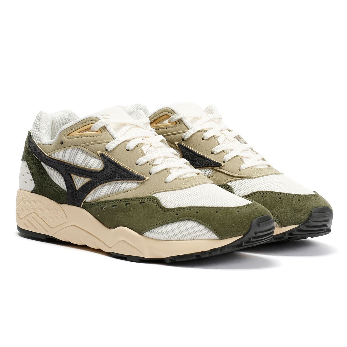 Mizuno Contender S trainers feature a mix of pristine white, sand beige, and clover green materials with a textured upper, black accents, and a cushioned sole for comfort.