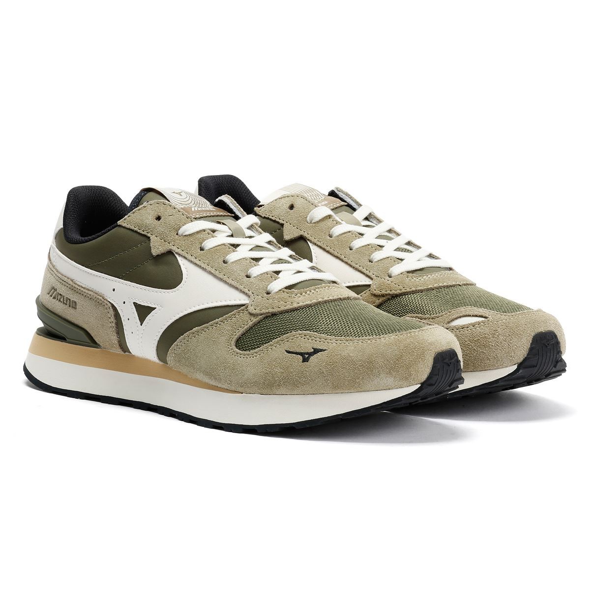 Mizuno RB87 trainers feature a four-leaf clover green and snow white color scheme, with a mix of suede and mesh materials, and a black rubber sole for traction.