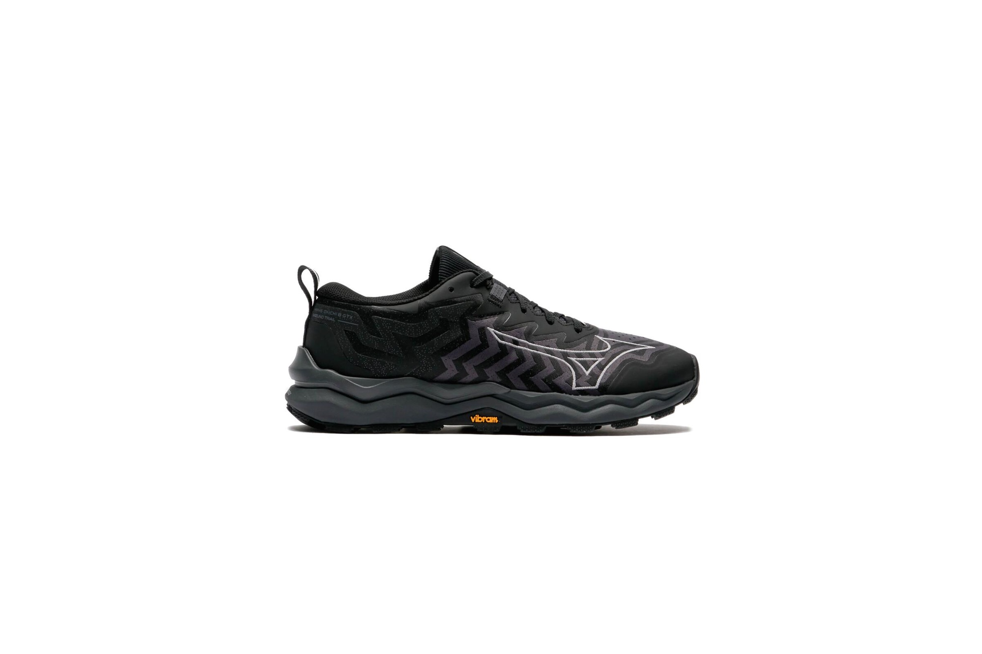 Mizuno Wave Daichi 8 GTX men's shoes in ebony, ultimate gray, and black, featuring a textured upper, cushioned sole, and Vibram outsole, size 10.5.
