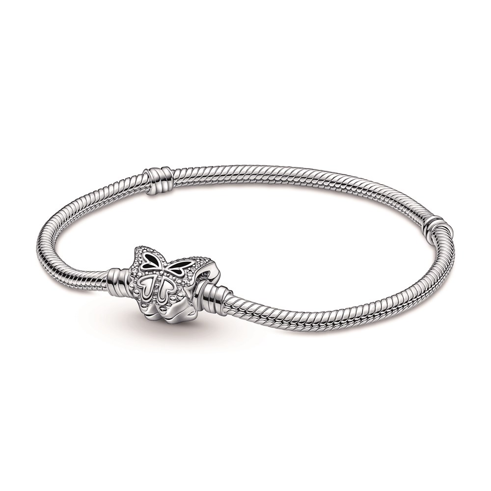 Sterling silver snake chain bracelet featuring a butterfly clasp adorned with cubic zirconia, measuring 18 cm in size.