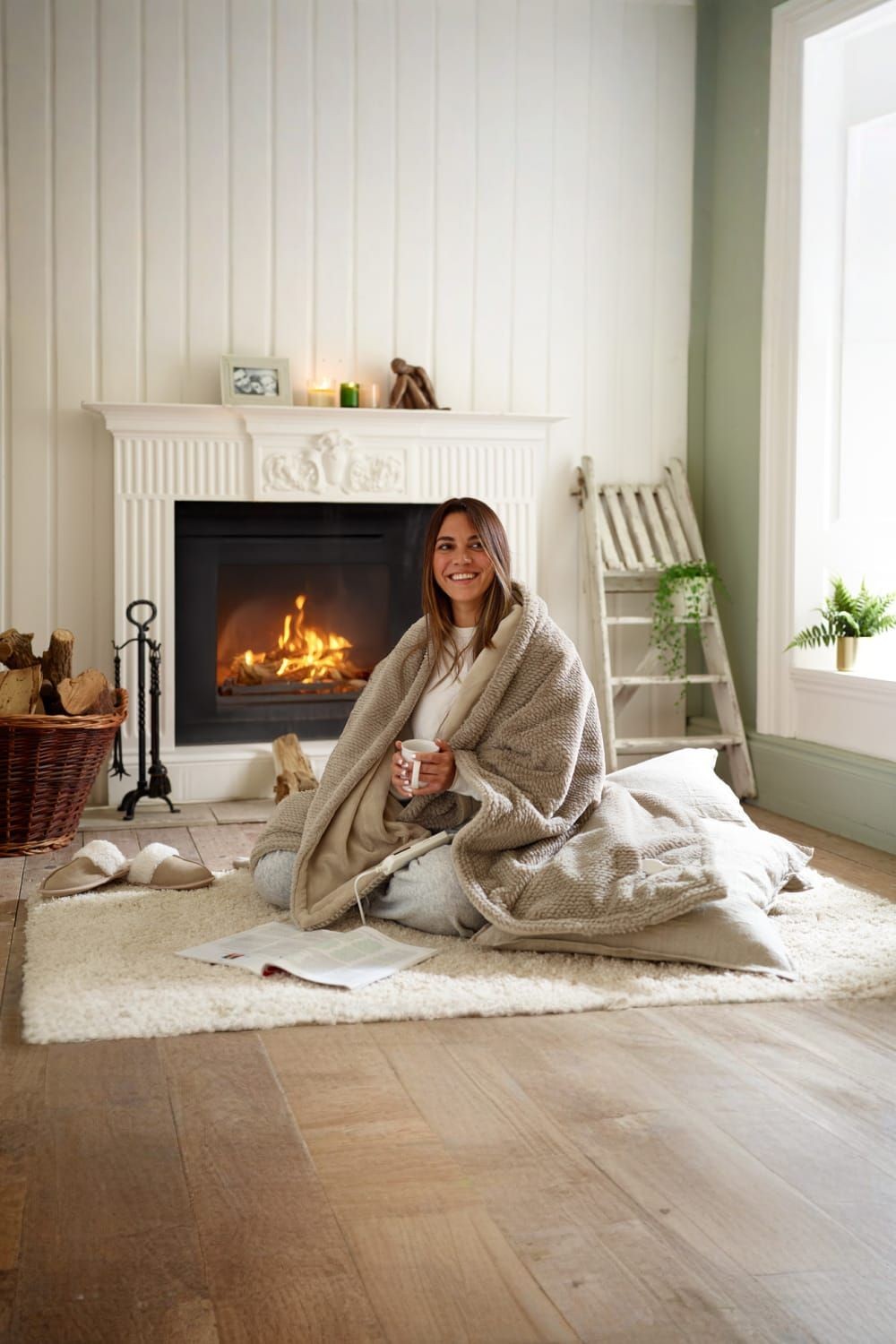 TLC Sandringham Faux Fur Taupe Heated Throw 130 x 170cm - image 2