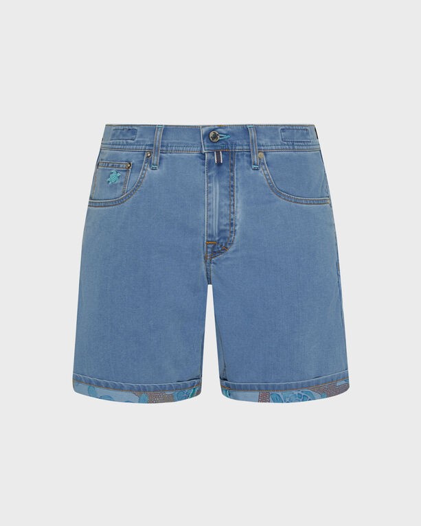 Blue denim Bermuda shorts featuring a vibrant starfish and turtle print on the hem, with a classic five-pocket design and a button closure, size 40.