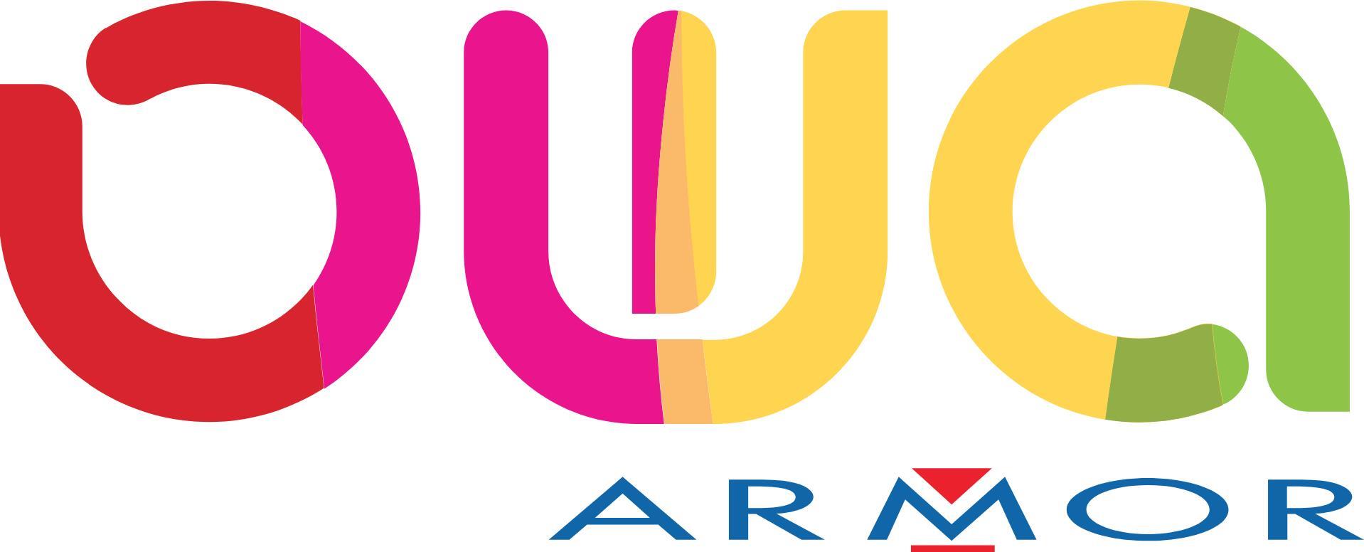 Black toner cartridge labeled "Armor K18105OW," featuring a sleek design and the Armor logo prominently displayed in colorful lettering.