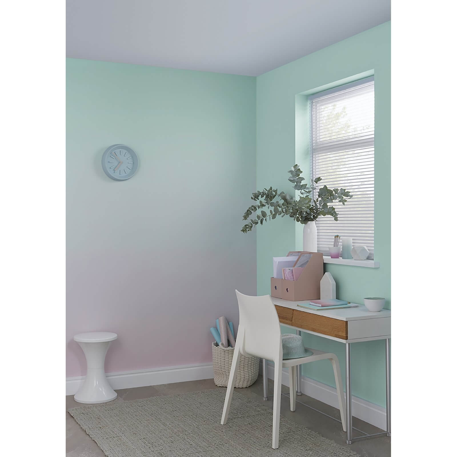 Crown Breatheasy Walls & Ceilings Fairy Dust Matt Emulsion Paint 5L - image 4