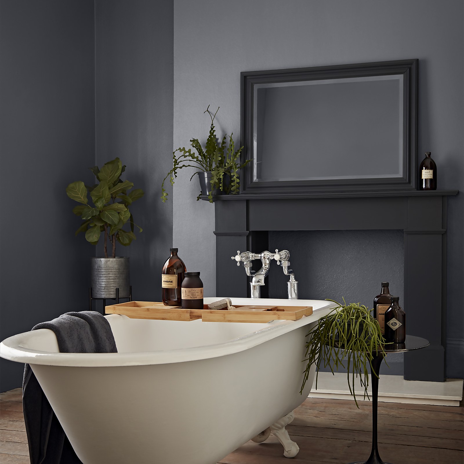 Crown Easyclean Bathroom Emulsion, Tin Bath 40ml Sample - image 4