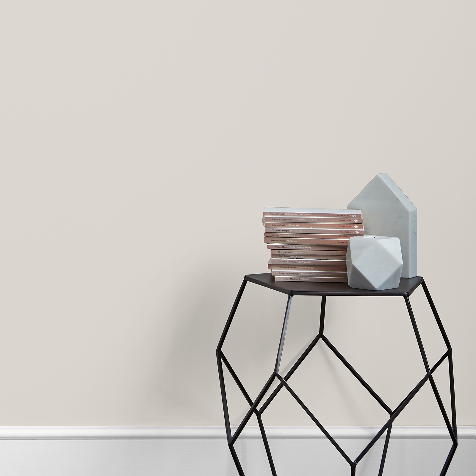Crown Living Colours Walls and Ceilings Cashmere Cream Matt Emulsion Paint 10L - image 4