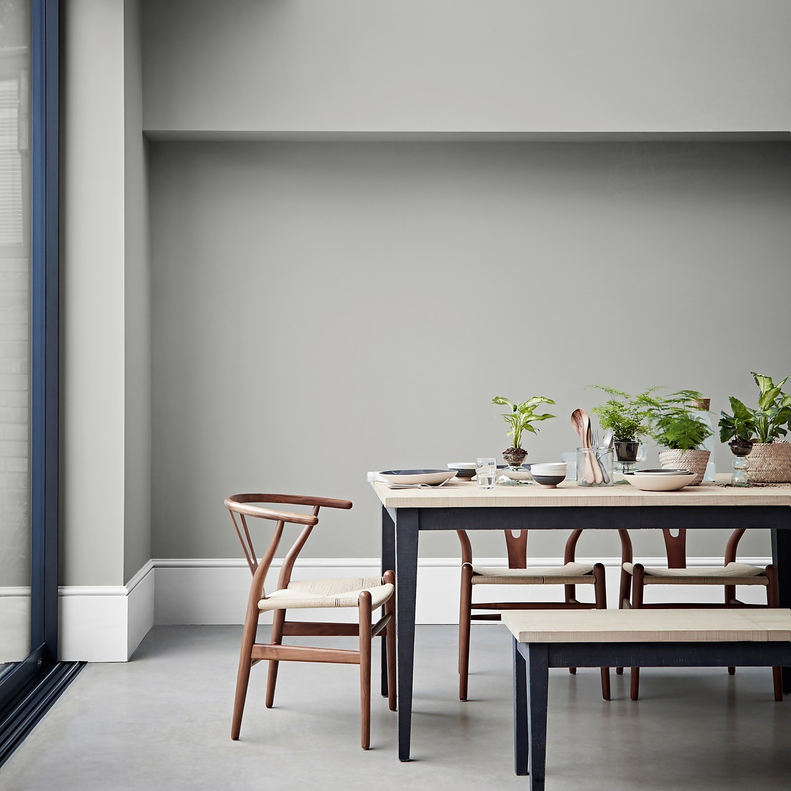 Crown Walls & Ceilings Neighbourhood Mid Sheen Emulsion Paint 2.5L - image 2