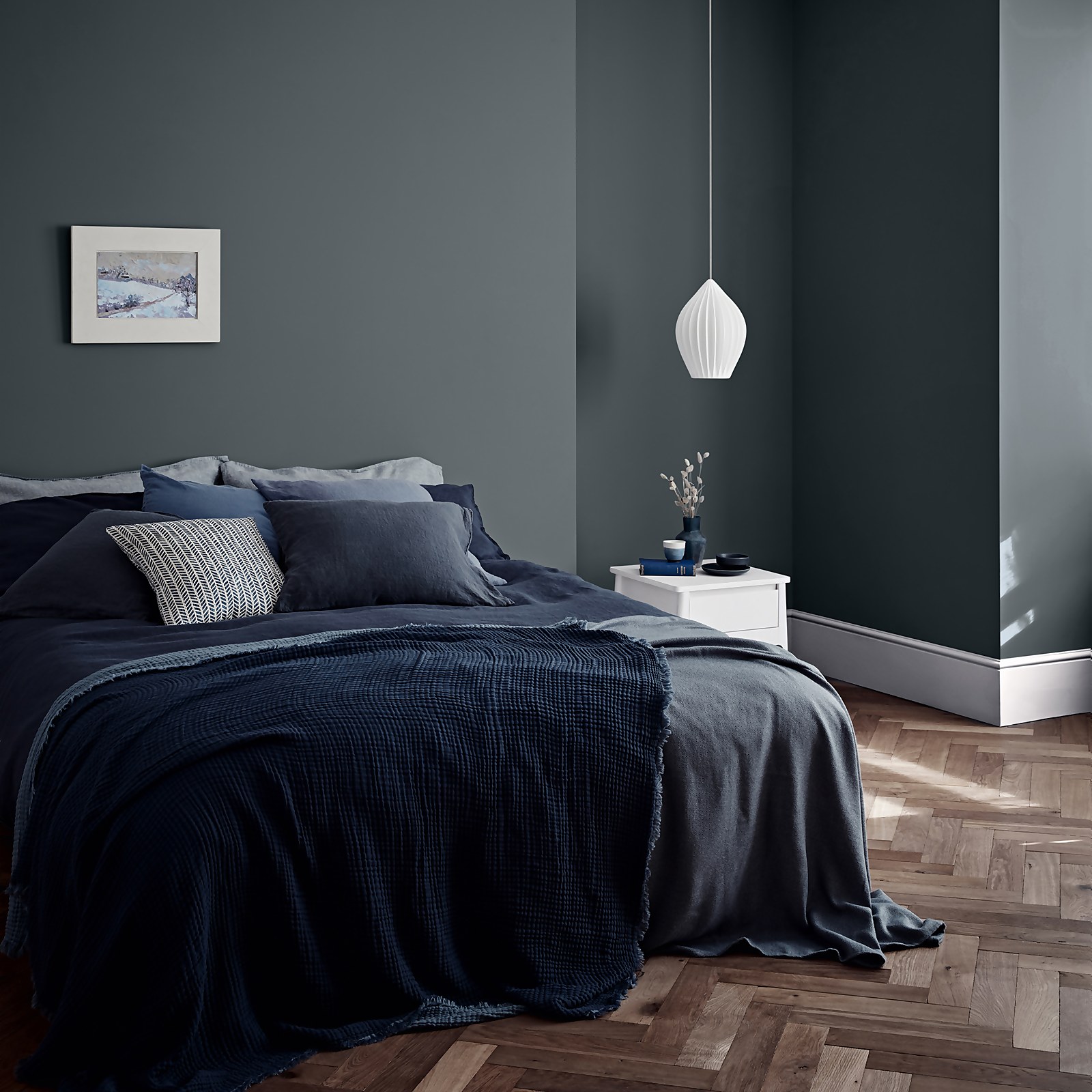 Crown Walls & Ceilings Revolution Matt Emulsion Paint 2.5L - image 2
